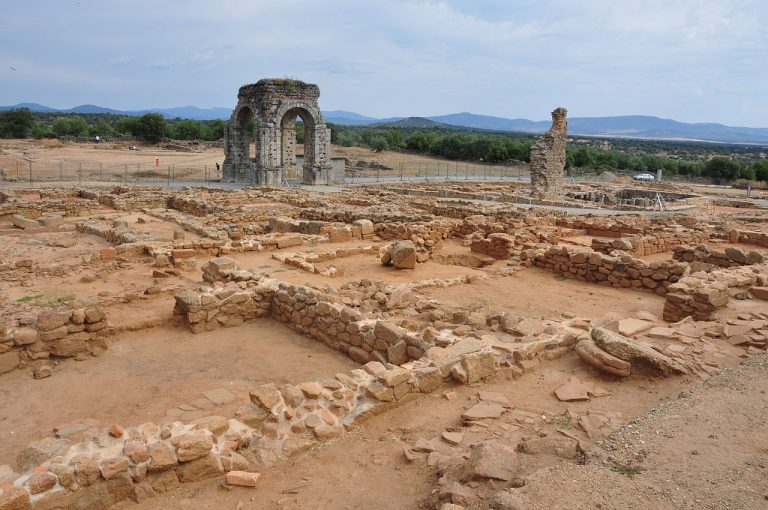 1280px Caparra 4 768x510