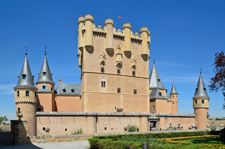 1280px Segovia   Alcazar ext 01 768x509